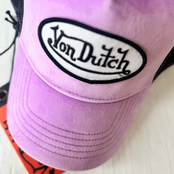 NWT Von Dutch Plum Dust (Purple & Black) Velvet Trucker Hat - Picture 2 of 6